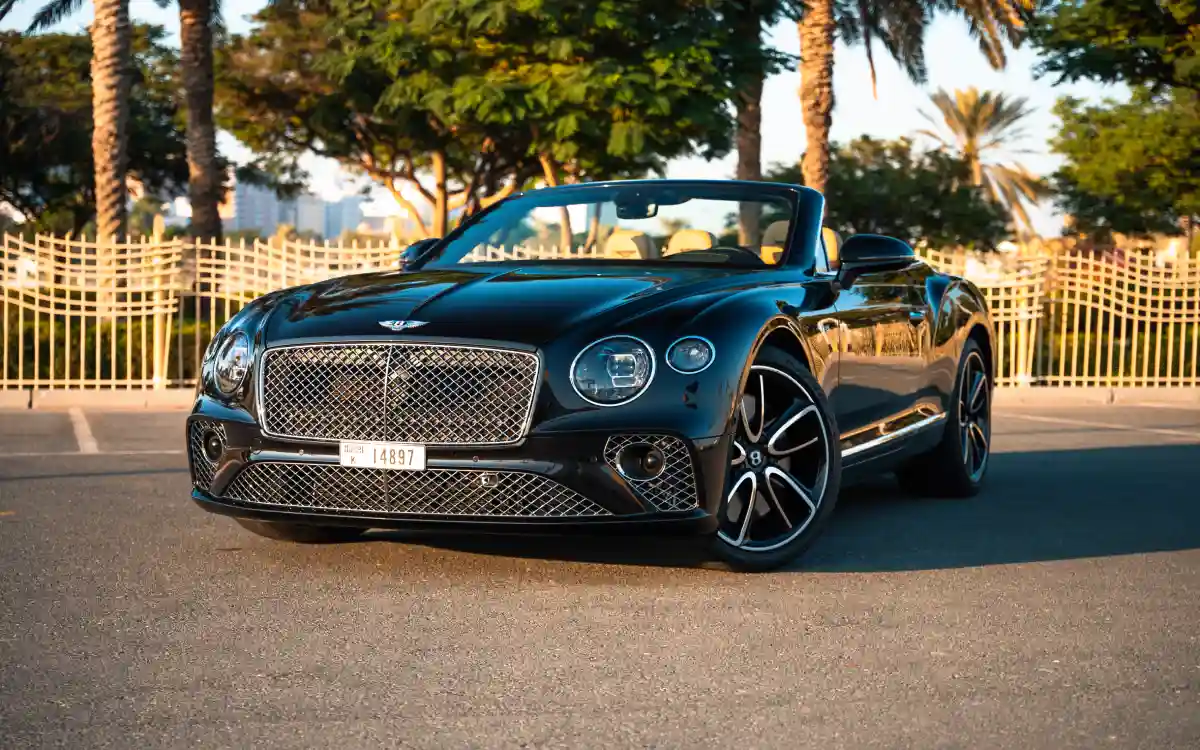 Rent Bentley Continental GTC Mulliner in Dubai