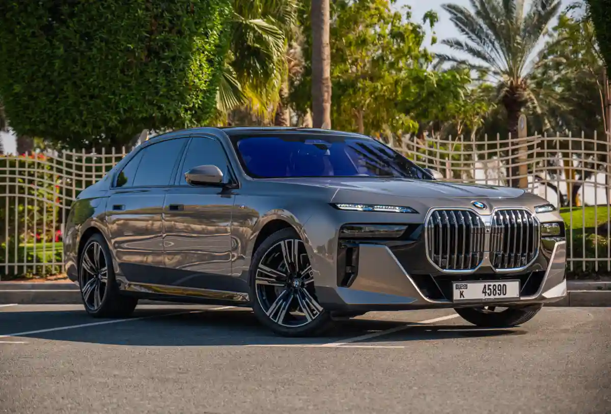 Rent BMW 740i M Kit in Dubai