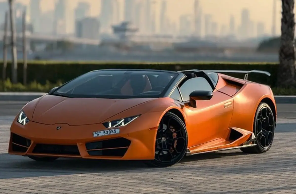 Rent Lamborghini Huracan in Dubai